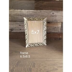 Vintage Victorian Gold Tone Ornate Filigree Metal Picture Frame 5x7